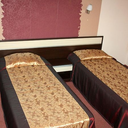 Karnobat Hotel Elegant מראה חיצוני תמונה
