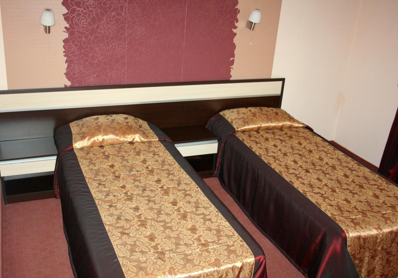 Karnobat Hotel Elegant מראה חיצוני תמונה