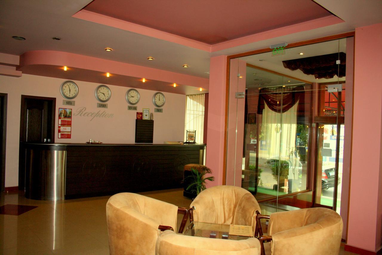 Karnobat Hotel Elegant מראה חיצוני תמונה