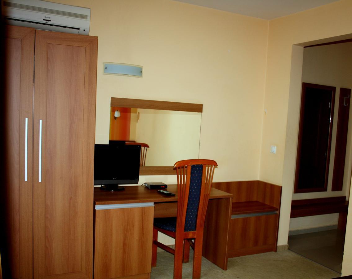 Karnobat Hotel Elegant מראה חיצוני תמונה