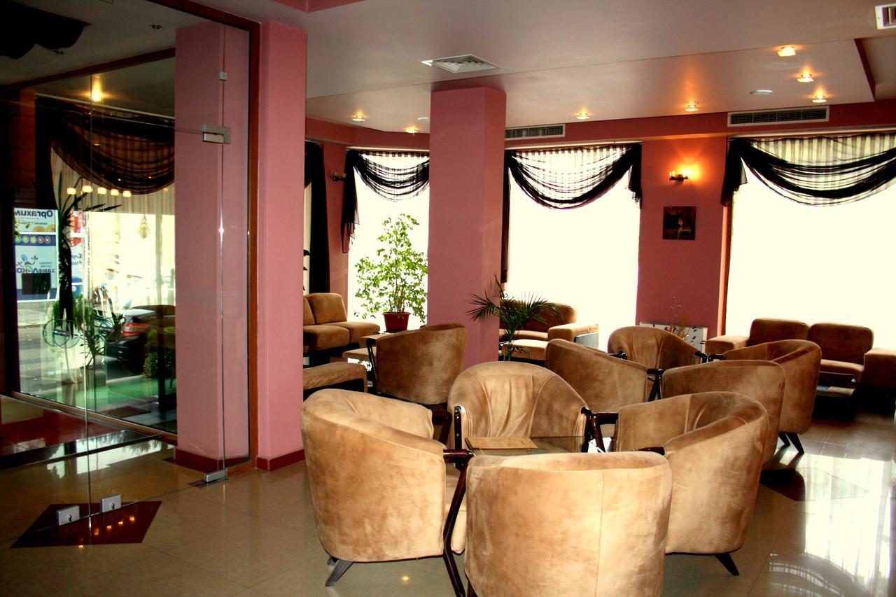 Karnobat Hotel Elegant מראה חיצוני תמונה